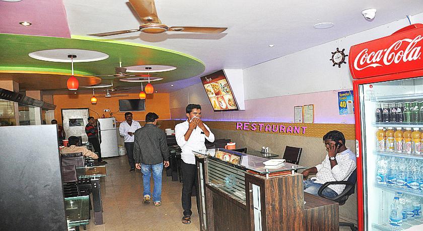 Hotel Talha Residency Nanded Bagian luar foto